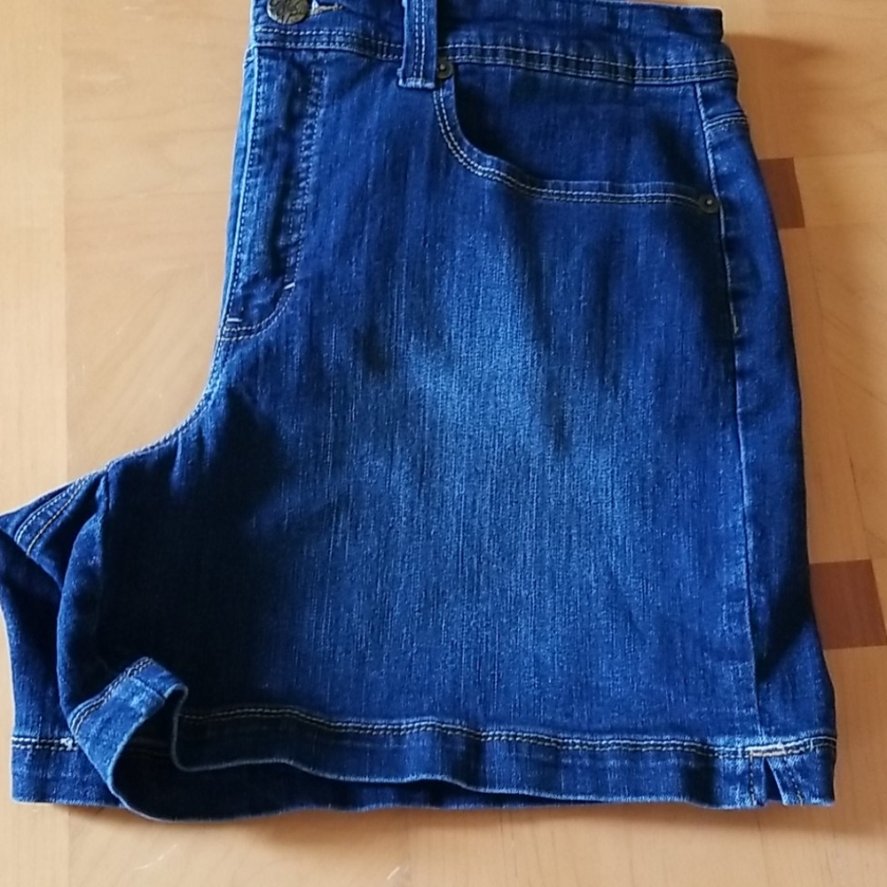 Ladies shorts